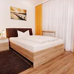 Hotel Garni Leitl Gmbh 3*